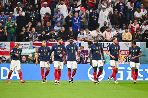 منتخب فرنسا تعبر إلى نصف نهائي كأس العالم وتكتسح إنجلترا بثنائية